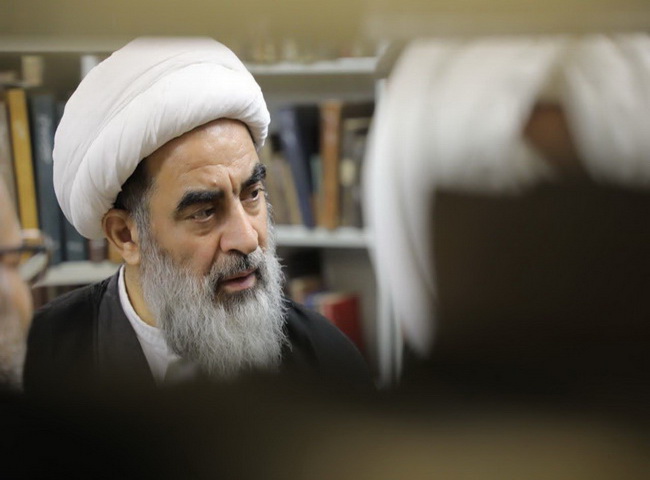 بازدید آیت‌الله فاضل لنکرانی از کتابخانه وزیری یزد