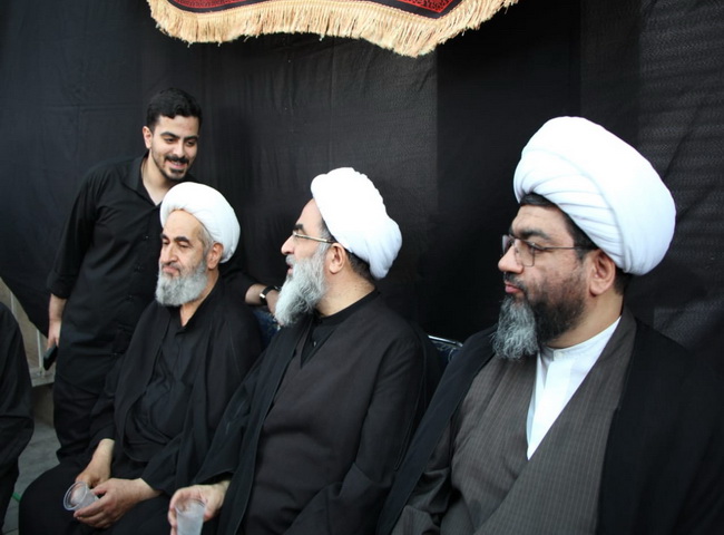 حضور در ایستگاه صلواتی دفتر در خیابان آذر جنب سه راه بازار قم