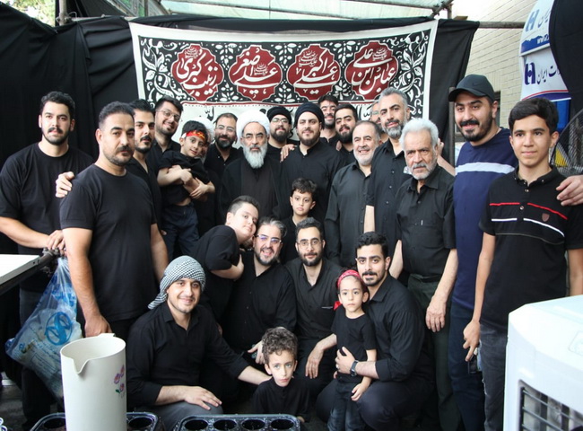 حضور در ایستگاه صلواتی دفتر در خیابان آذر جنب سه راه بازار قم