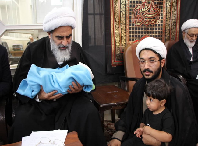 اذان و اقامه در گوش نوزاد