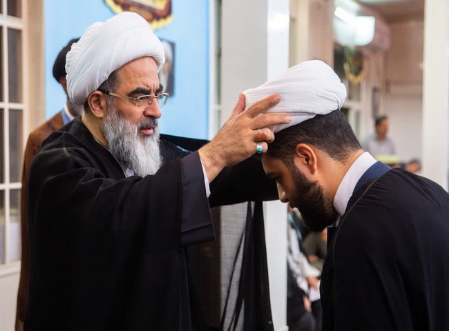 مراسم جشن ولادت رسول خدا(ص) و امام صادق(ع) و عمامه گذاری جمعی از طلاب