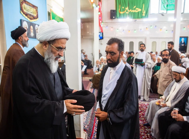 مراسم جشن ولادت رسول خدا(ص) و امام صادق(ع) و عمامه گذاری جمعی از طلاب