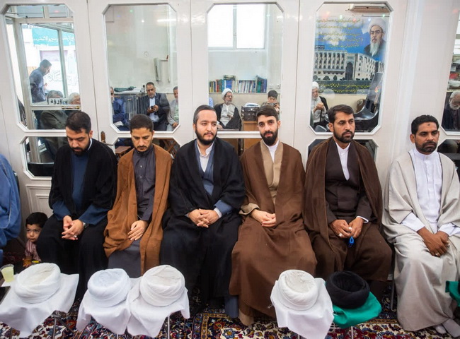 مراسم جشن ولادت رسول خدا(ص) و امام صادق(ع) و عمامه گذاری جمعی از طلاب