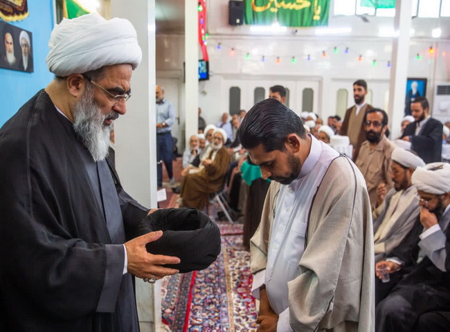 مراسم جشن ولادت رسول خدا(ص) و امام صادق(ع) و عمامه گذاری جمعی از طلاب