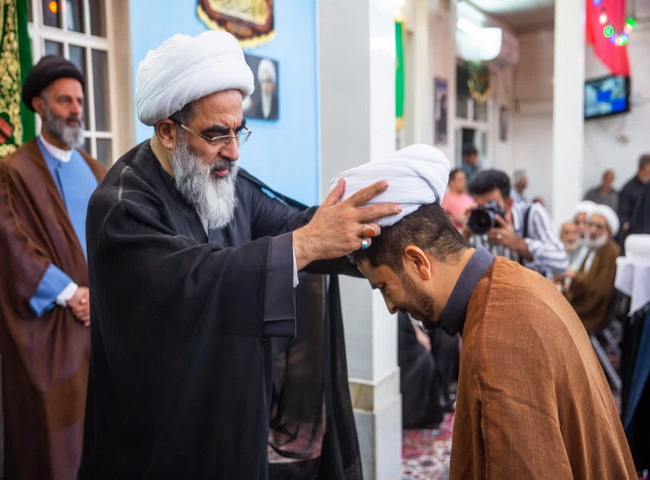 مراسم جشن ولادت رسول خدا(ص) و امام صادق(ع) و عمامه گذاری جمعی از طلاب