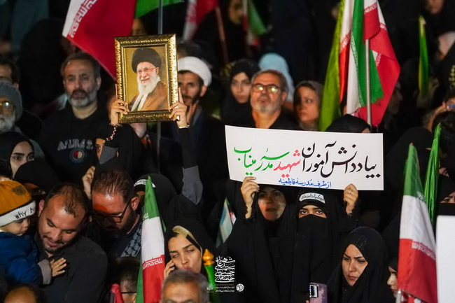 حضور در تجمع میدان توحید قم