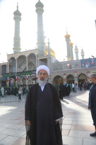 اقامه نماز بر پیکر آیت الله سیدحسین موسوی تبریزی در حرم