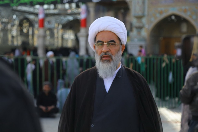 اقامه نماز بر پیکر آیت الله سیدحسین موسوی تبریزی در حرم