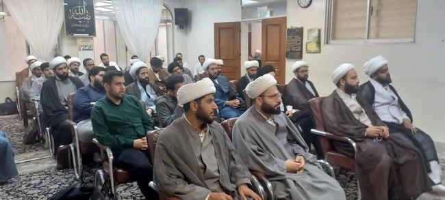 دیدار و گفت‌وگوی صمیمی با طلاب مقطع خارج مؤسسه ائمه اطهار(ع) مشهد مقدس