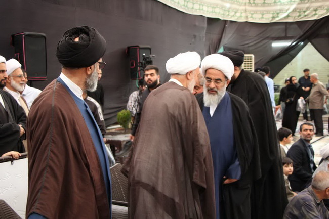 مراسم تعویض پرچم گنبد امامزاده موسی مبرقع(ع) در آستانه شهادت امام جواد(ع)