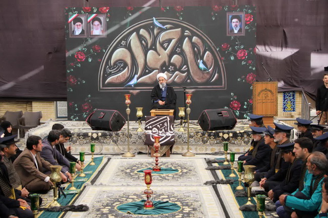 مراسم تعویض پرچم گنبد امامزاده موسی مبرقع(ع) در آستانه شهادت امام جواد(ع)