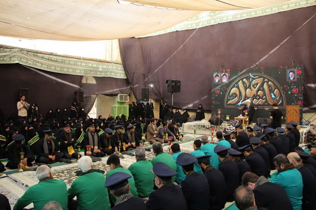 مراسم تعویض پرچم گنبد امامزاده موسی مبرقع(ع) در آستانه شهادت امام جواد(ع)