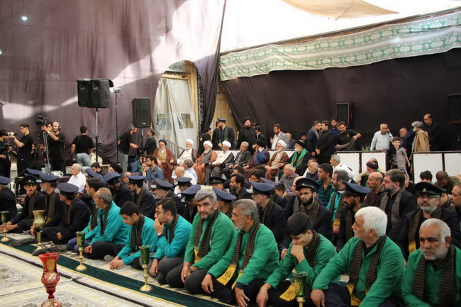 مراسم تعویض پرچم گنبد امامزاده موسی مبرقع(ع) در آستانه شهادت امام جواد(ع)