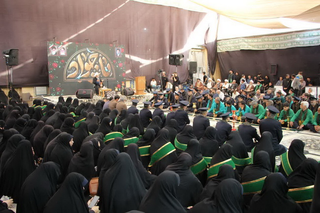 مراسم تعویض پرچم گنبد امامزاده موسی مبرقع(ع) در آستانه شهادت امام جواد(ع)