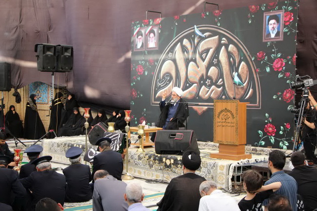مراسم تعویض پرچم گنبد امامزاده موسی مبرقع(ع) در آستانه شهادت امام جواد(ع)