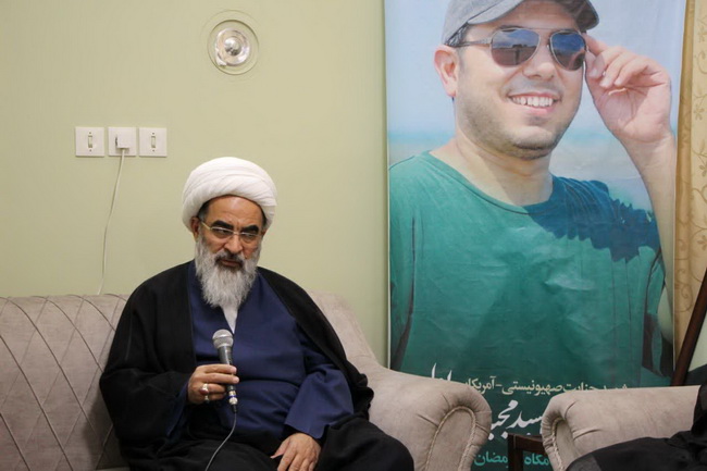 دیدار با خانواده مهندس شهید سید مجید موحدی ابطحی فرزند آیت الله حاج سید علی موحدی ابطحی از شهدای جنگ رمضان
