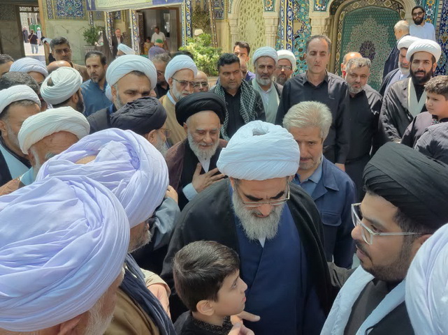 اقامه نماز بر پیکر یکی از علمای شهر نکا