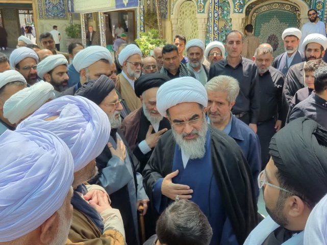 اقامه نماز بر پیکر یکی از علمای شهر نکا