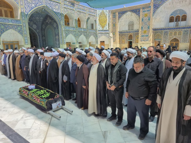 اقامه نماز بر پیکر یکی از علمای شهر نکا