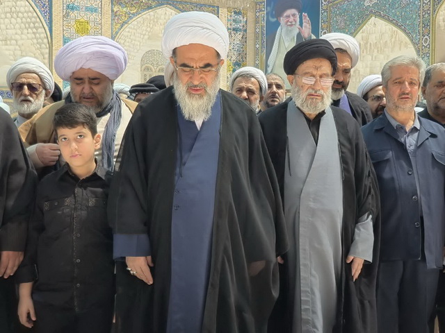 اقامه نماز بر پیکر یکی از علمای شهر نکا