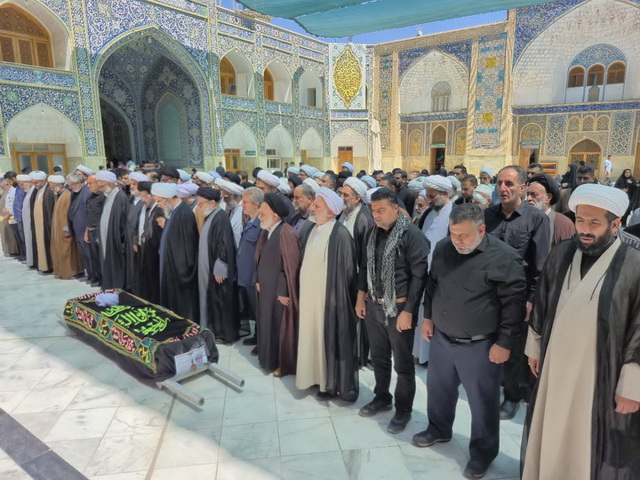 اقامه نماز بر پیکر یکی از علمای شهر نکا