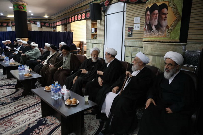 مراسم بزرگداشت رهبر شهید در مرکز فقهی ائمه اطهار(ع)