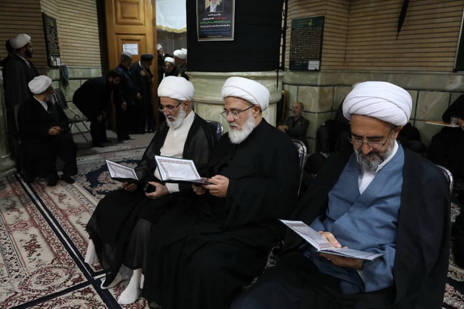 مراسم بزرگداشت رهبر شهید در مرکز فقهی ائمه اطهار(ع)