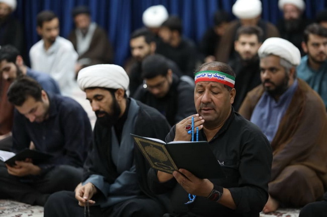 مراسم بزرگداشت رهبر شهید در مرکز فقهی ائمه اطهار(ع)