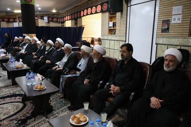 مراسم بزرگداشت رهبر شهید در مرکز فقهی ائمه اطهار(ع)