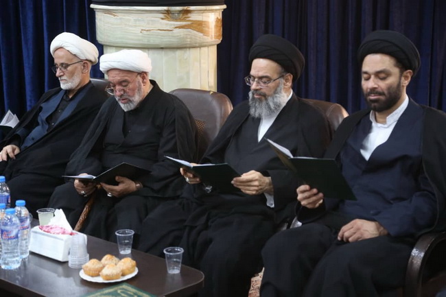مراسم بزرگداشت رهبر شهید در مرکز فقهی ائمه اطهار(ع)