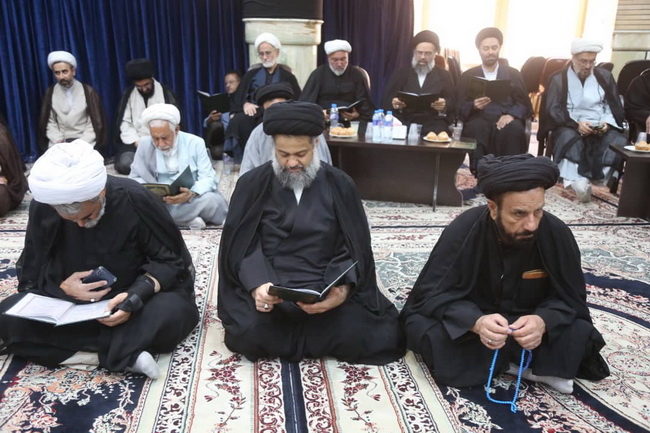 مراسم بزرگداشت رهبر شهید در مرکز فقهی ائمه اطهار(ع)