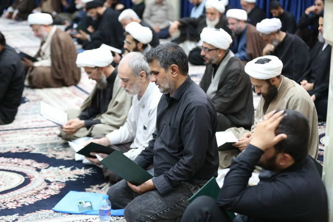 مراسم بزرگداشت رهبر شهید در مرکز فقهی ائمه اطهار(ع)