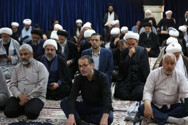 مراسم بزرگداشت رهبر شهید در مرکز فقهی ائمه اطهار(ع)