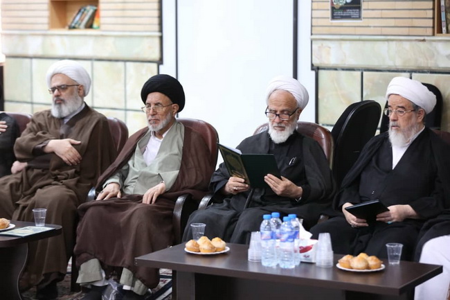 مراسم بزرگداشت رهبر شهید در مرکز فقهی ائمه اطهار(ع)