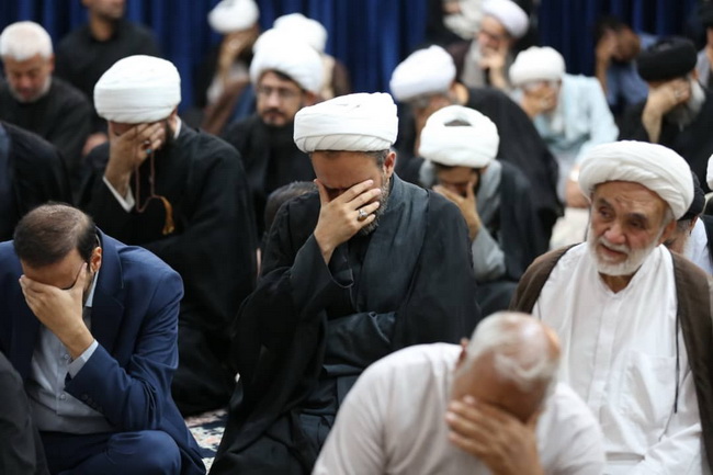 مراسم بزرگداشت رهبر شهید در مرکز فقهی ائمه اطهار(ع)