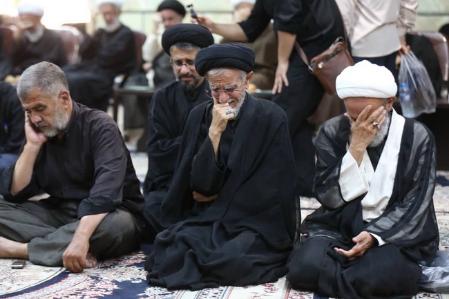 مراسم بزرگداشت رهبر شهید در مرکز فقهی ائمه اطهار(ع)