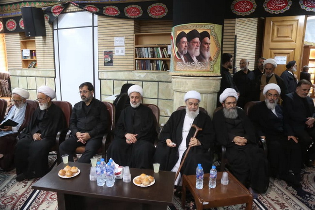 مراسم بزرگداشت رهبر شهید در مرکز فقهی ائمه اطهار(ع)