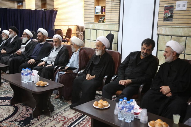 مراسم بزرگداشت رهبر شهید در مرکز فقهی ائمه اطهار(ع)
