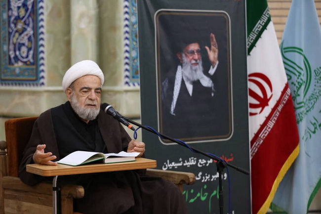 مراسم بزرگداشت رهبر شهید در مرکز فقهی ائمه اطهار(ع)
