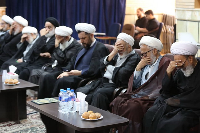 مراسم بزرگداشت رهبر شهید در مرکز فقهی ائمه اطهار(ع)