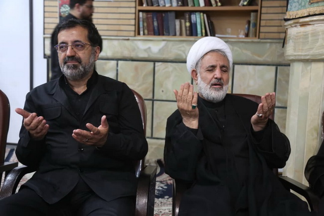 مراسم بزرگداشت رهبر شهید در مرکز فقهی ائمه اطهار(ع)