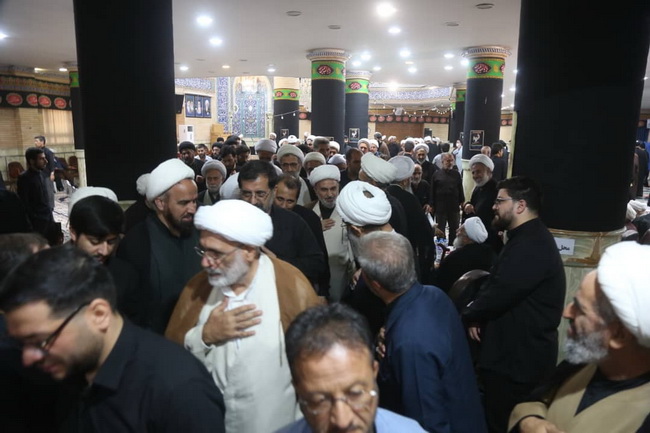 مراسم بزرگداشت رهبر شهید در مرکز فقهی ائمه اطهار(ع)