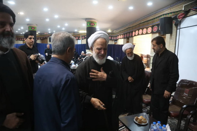 مراسم بزرگداشت رهبر شهید در مرکز فقهی ائمه اطهار(ع)