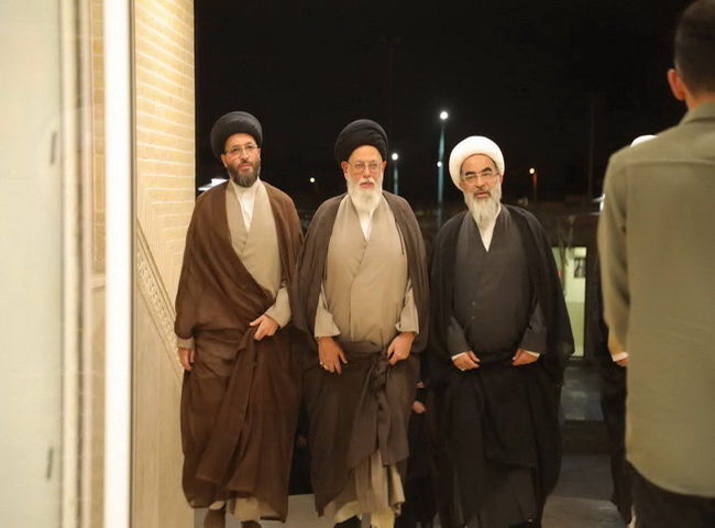 استقبال آیت الله سید مدرسی و سید حسين حسینی مدیر حوزه علمیه استان یزد و دیگر مسئولین نهادهای فرهنگی