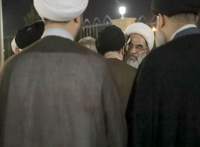 استقبال آیت الله سید مدرسی و سید حسين حسینی مدیر حوزه علمیه استان یزد و دیگر مسئولین نهادهای فرهنگی