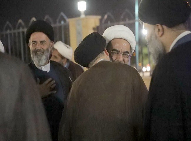 استقبال آیت الله سید مدرسی و سید حسين حسینی مدیر حوزه علمیه استان یزد و دیگر مسئولین نهادهای فرهنگی