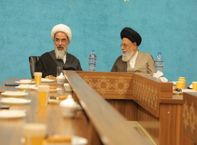 نشست با مسئولین، اساتید و طلاب مدینه العلم کاظمیه یزد