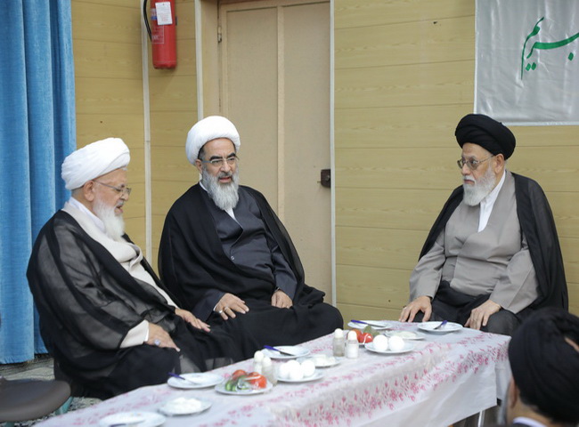 حضور معظم له در دفتر ناصری نماینده ولی فقیه در استان، مسئولین حوزه علمیه نهادهای فرهنگی