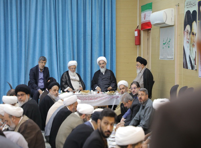 حضور معظم له در دفتر ناصری نماینده ولی فقیه در استان، مسئولین حوزه علمیه نهادهای فرهنگی