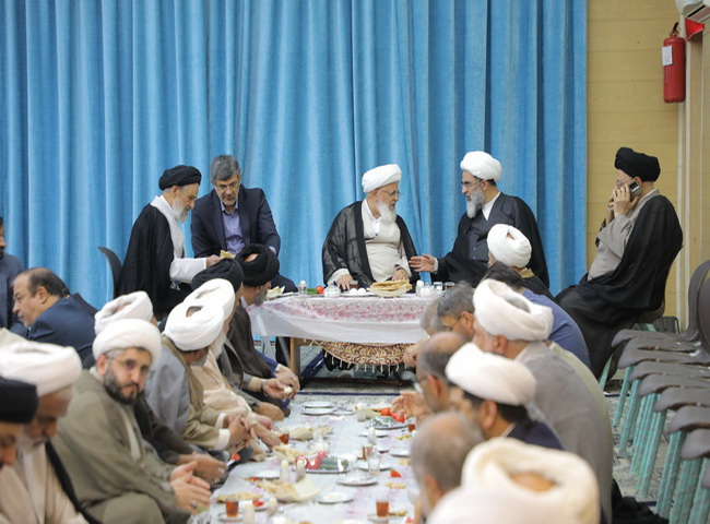 حضور معظم له در دفتر ناصری نماینده ولی فقیه در استان، مسئولین حوزه علمیه نهادهای فرهنگی